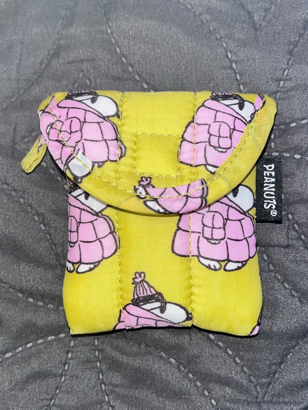 BAGGU SNOOPY PUFFY EARBUDS CASE